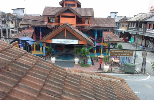 Kampung Nail Hôtel | KUALA BESUT JETTY BUDGET HOTEL AIN - In front of Kuala Besut Jetty