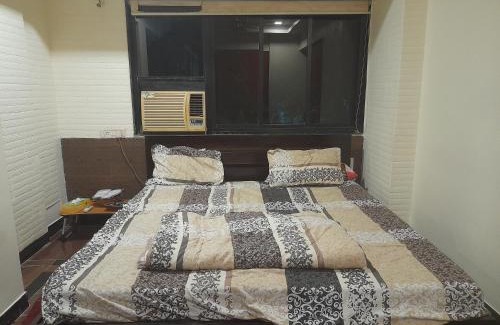 Versova Maison | Kuber crown