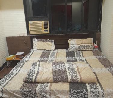 Versova Maison | Kuber crown