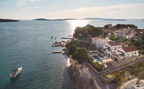 Zaboric Villa | Kuca Mira