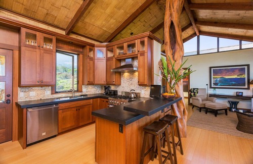 Kula Villa | Villa Kula - Vues spectaculaires de l'arrière-pays, exclusives et privées. 808-283-7370
