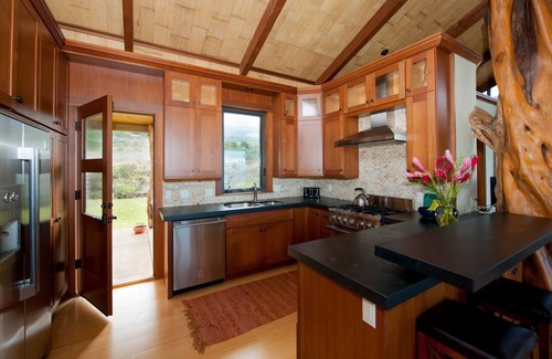 Kula Villa | Villa Kula - Vues spectaculaires de l'arrière-pays, exclusives et privées. 808-283-7370