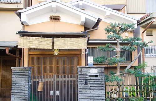 Nakagyo Ward Villa | Kumo Machiya Stay Nijojo: Une grande maison près de Kyoto célèbre château Nijo-château