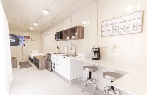 Mal Pais Cabine | Kuna Earth - Fabulous Container Lofts in Mal Pais!