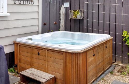 Thames Maison | Kuranui Cottage