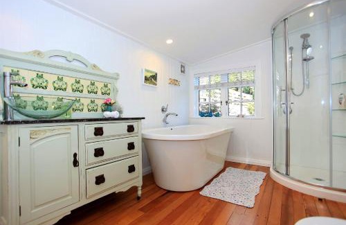 Thames Maison | Kuranui Cottage