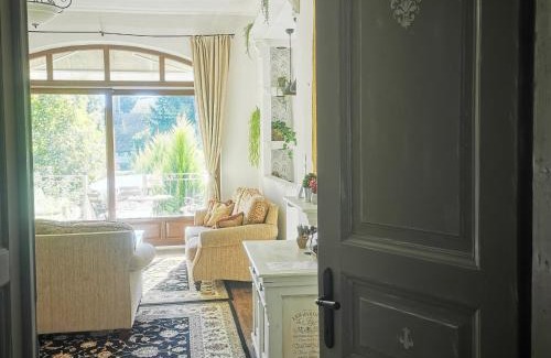 15th District Appartement | Kúria apartman with private jacuzzi and pool