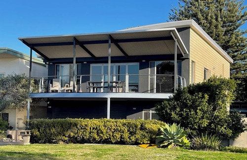 Kurnell Maison | Kurnell Waterfront home. nBayView. Just a few steps to calm beach.