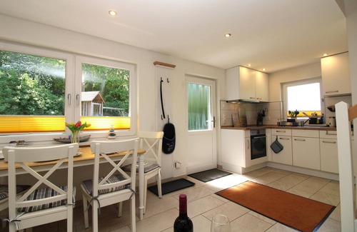 Kroepelin Maison | Küstenidyll Horst: cozy vacation home with 3 rooms, terrace and garden