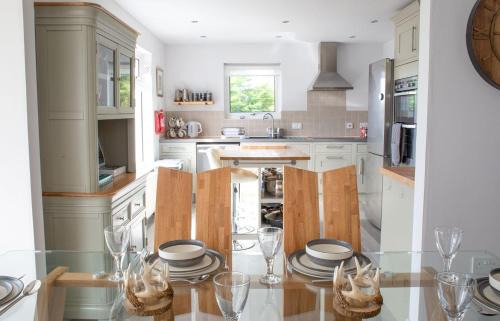 Dunvegan Maison | Kylas