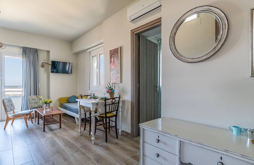 Filaki Maison | Kyma seaside Apartment 1, Episkopi beach Rethymno
