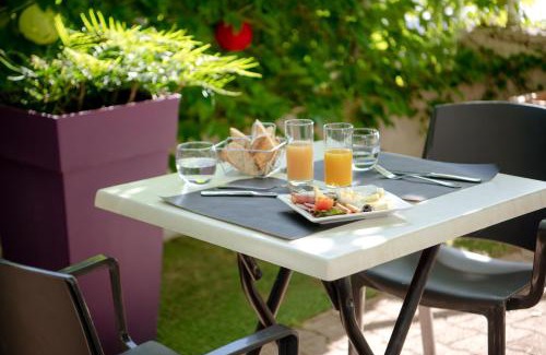 Plaine Centre Ville Hôtel | Kyriad Hotel Lyon Givors