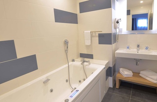 Lunel Hôtel | Kyriad Montpellier Est - Lunel