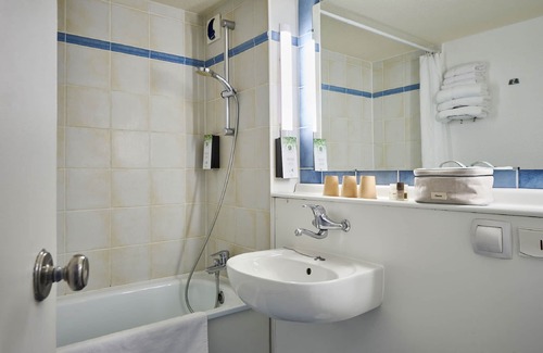 La Creche Hôtel | Kyriad Niort Est - La Crèche