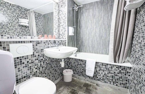 Peronne Hôtel | Kyriad Peronne