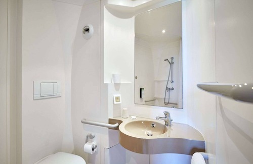 Val-de-Reuil Hôtel | Kyriad Rouen Sud - Val De Reuil