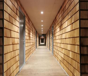 Aahus Appartement | Lägenhet på stranden i Åhus med havsutsikt och närhet till Spa & utomhuspool