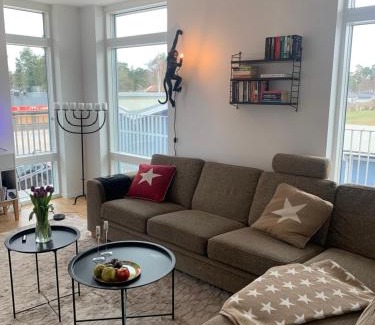 Aahus Appartement | Lägenhet på stranden i Åhus med havsutsikt och närhet till Spa & utomhuspool
