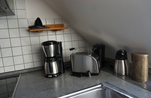 Reppenstedt Appartement | Lüneburg 0 meters? Welcome! Beautiful 95 sqm, 3 rooms, 1-6 pers., large bathroom, garden