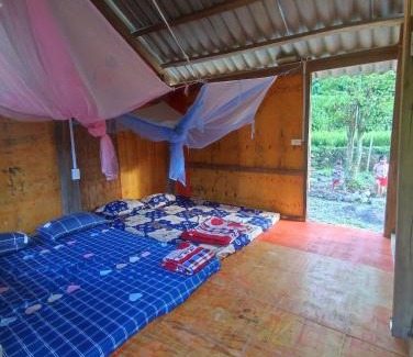 Nguyen Binh Lit Et Petit-Déjeuner | Lũng Mười Homestay