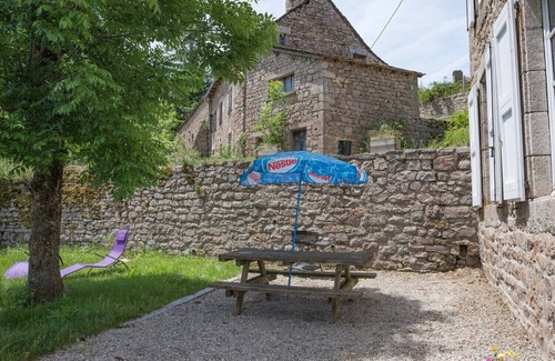Saint-Leger-de-Peyre Maison | L'école - gîte traditionnel 8 places au parc les loups du Gévaudan