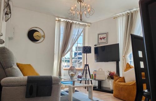 Villedieu-les-Poeles Appartement | L'Écrin Appart