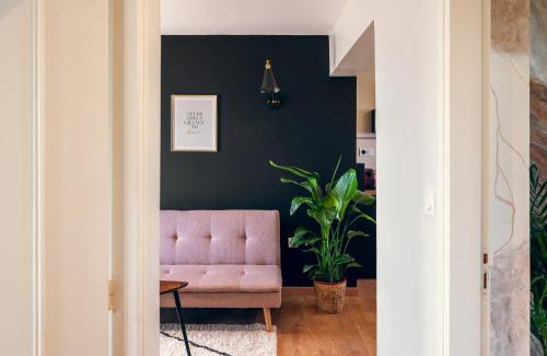 La Ferte-Gaucher Appartement | L'élegant, climatisé et rénové - Appart'hôtel Chez MV