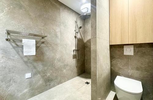 Mont-de-Marsan Appartement | L'Île Mystique - Central - Parking Privé - Neuf - Clim