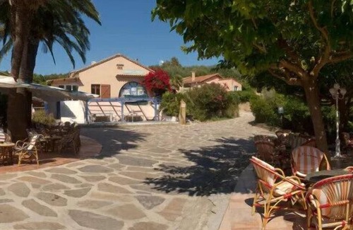 Ile du Levant Appartement | L'Abeste Studio 20m2 Climatisé Vue mer Terrasse