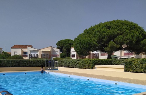 Charente-Maritime Appartement | L'abri du marin - studio - swimming pool, parking, wifi
