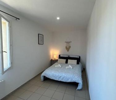 Grisolles Appartement | L'Adrien Hébrard parking facile