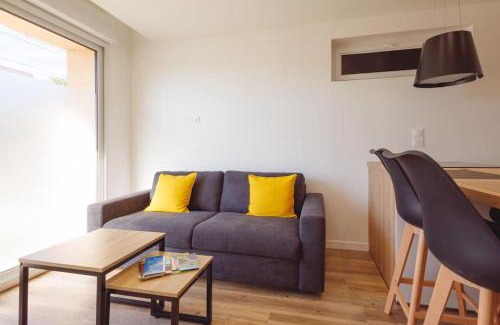 Bourg-en-Bresse Appartement | L'Aindus de Brou- parking privé- RDC