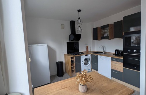 Montjuzet Appartement | L'appart le 19 , F3 proche centre vue cathédrale