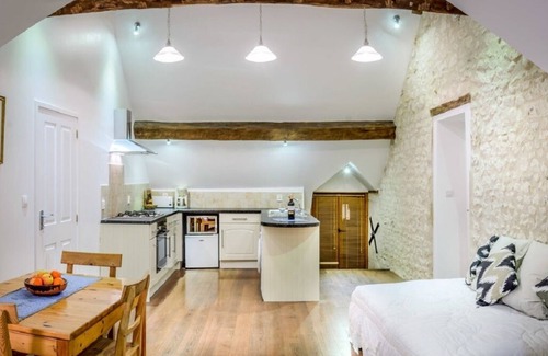 Cussay Appartement | L'Arc de Charme - Appartement spacieux dans quartier calme