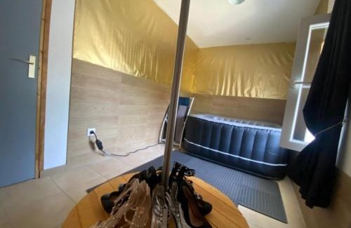 Begnecourt Appartement | L Arc en Ciel Séjour cocooning pour deux avec ambiance Romantique