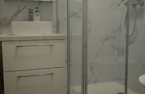 Goise-Champommier-Champclairot Appartement | L'arrêt de la gare