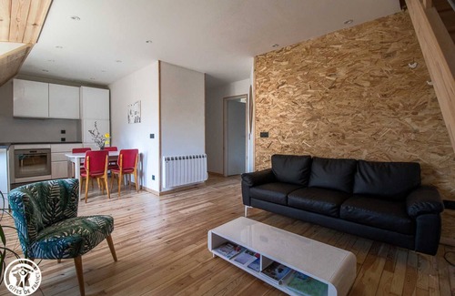 Besse-en-Chandesse Maison | L'Art Gîte - BESSE ET SAINT ANASTAISE