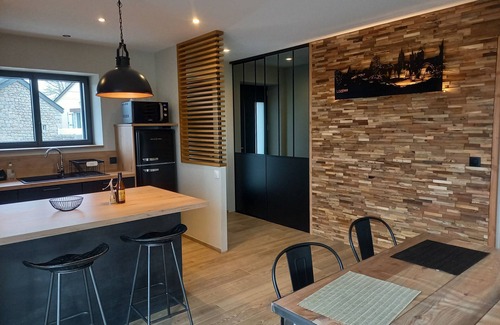 Saint-Denis-en-Margeride Maison | L'Atelier de Léon avec vue imprenable sur la Margeride