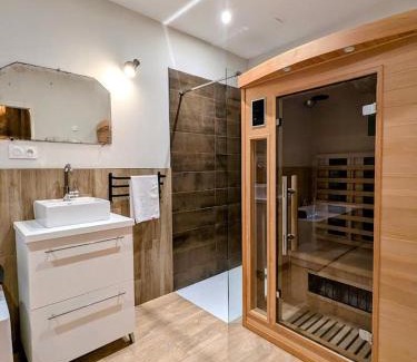 Riorges Appartement | l'Atelier, sauna & spa