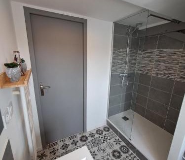 Centre-ville rive gauche Appartement | L'Attique, confort, aéré, centre-ville, Netflix