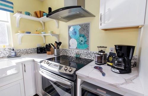 White St. Gallery Maison | L'Attitude Adjustment | 3 Bed, 2 Bath with pool in Key West
