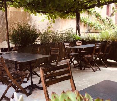 Saint-Cirq-Lapopie Hôtel | L’Auberge du Sombral