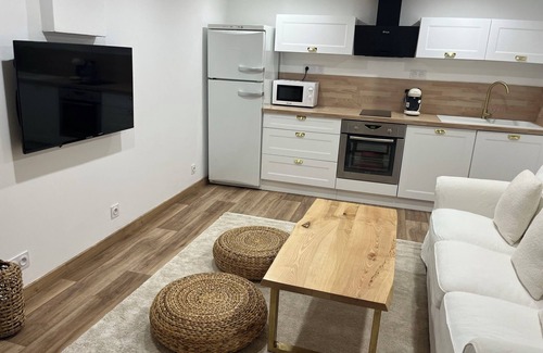 Saint-Symphorien-de-Lay Maison | L’Écrin de Détente - Un havre de paix 100% privé avec jacuzzi, sauna et piscine