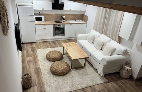 Saint-Symphorien-de-Lay Maison | L’Écrin de Détente - Un havre de paix 100% privé avec jacuzzi, sauna et piscine
