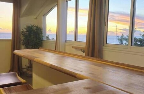 Basse-Terre Appartement | L'écrin jaune : Appartement avec vue mer à 180° !