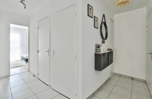 Grigny Appartement | L'Eden Urbain Proche Lyon, Terrasse, BBQ et Parking