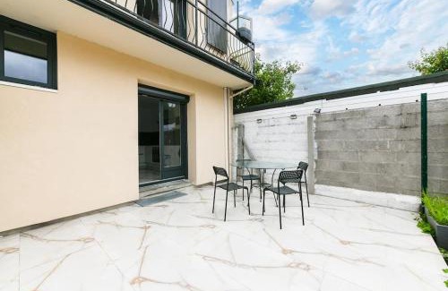 Les Mureaux Appartement | L'Elégante Etoile Parisienne avec Terrasse - Proche Gare et Seine