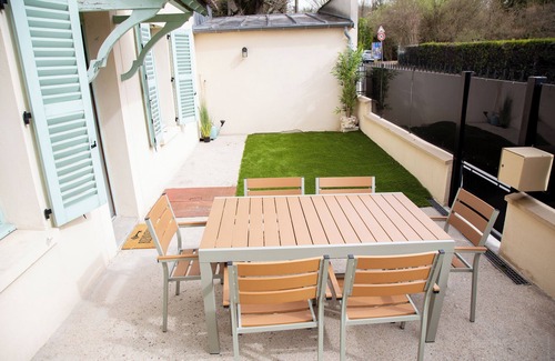 Crecy-la-Chapelle Appartement | L'enchantée, 6 pers, 15 min Disneyland Paris, BBQ Jardin