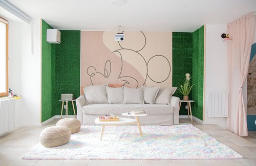 Crecy-la-Chapelle Appartement | L'enchantée, 6 pers, 15 min Disneyland Paris, BBQ Jardin