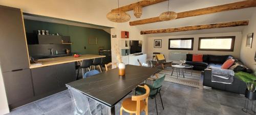 Villedieu Maison | L'ENTRE POTES - Maison de caractère climatisée avec garage